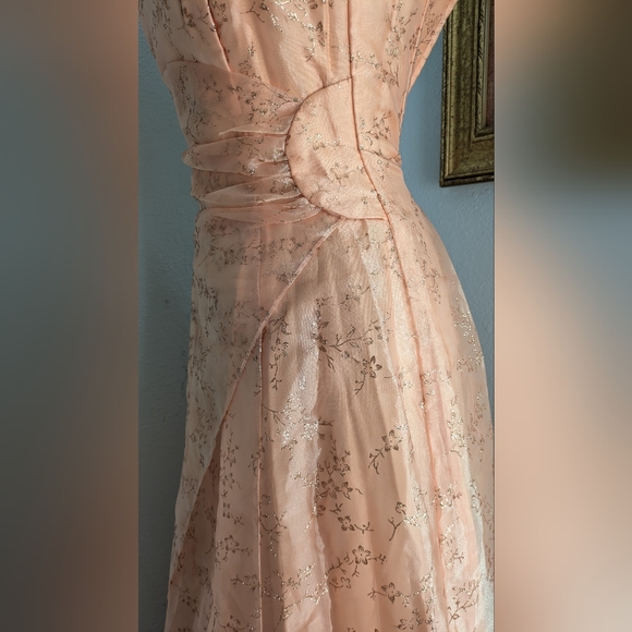 Beautiful Vintage Tangerine Gown with Gold Florals - Picture 12 of 17